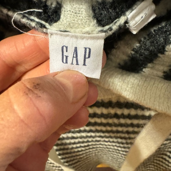 Gap wool mix size S comfortable sweater in good condition - Picture 3 of 9
